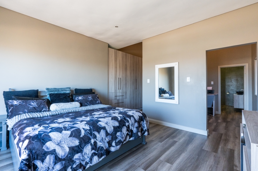 4 Bedroom Property for Sale in Monte Christo Western Cape